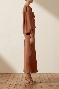 Shona Joy DRESSES LUXE TWIST FRONT BALLOON SLEEVE MIDI DRESS - MOCHA