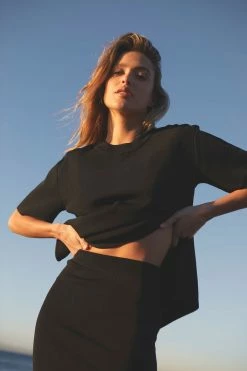 Shona Joy BASICS BASIC LONG LINE TEE - BLACK