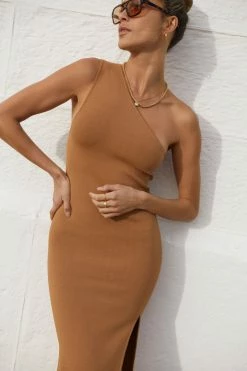 Shona Joy BASIC ONE SHOULDER MIDI DRESS - TAN