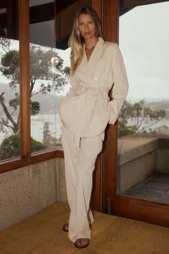 Shona Joy SARA DOUBLE BREASTED BLAZER - CREMA TOPS